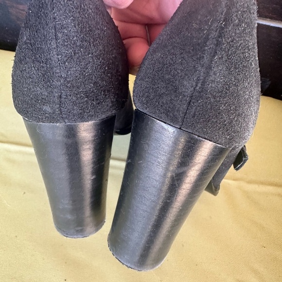 Colin Stuart Black Heels with Chunky Heel and Rounded Toe - Picture 5 of 9